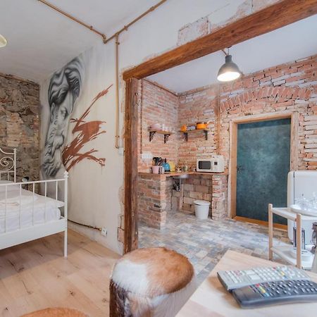 Accommodation At The Zeus Apartment Bratislava Exterior foto